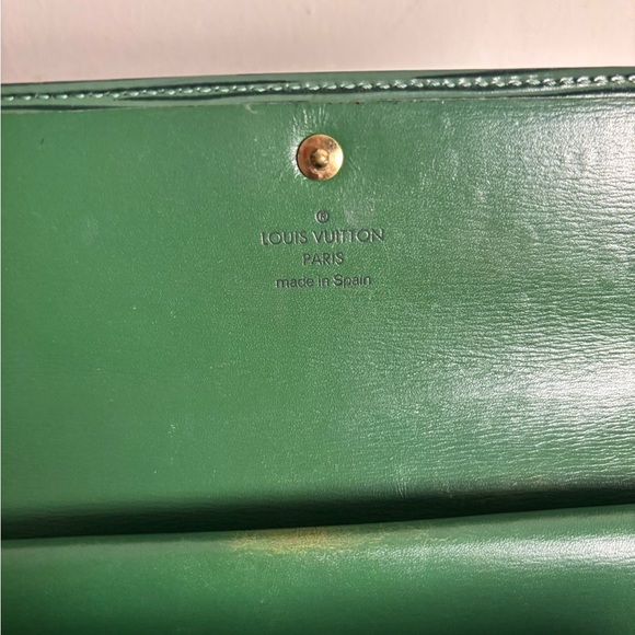 Louis Vuitton Green Sarah Epi Wallet - Picture 10 of 12